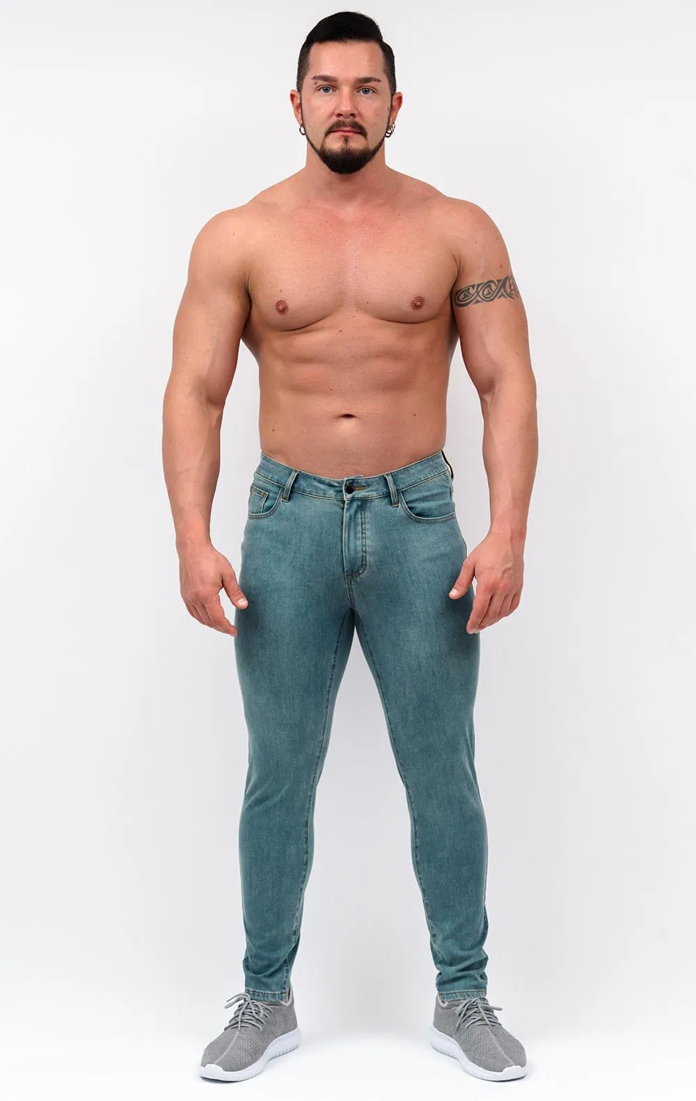 Contour Fit Jeans : Light Blue