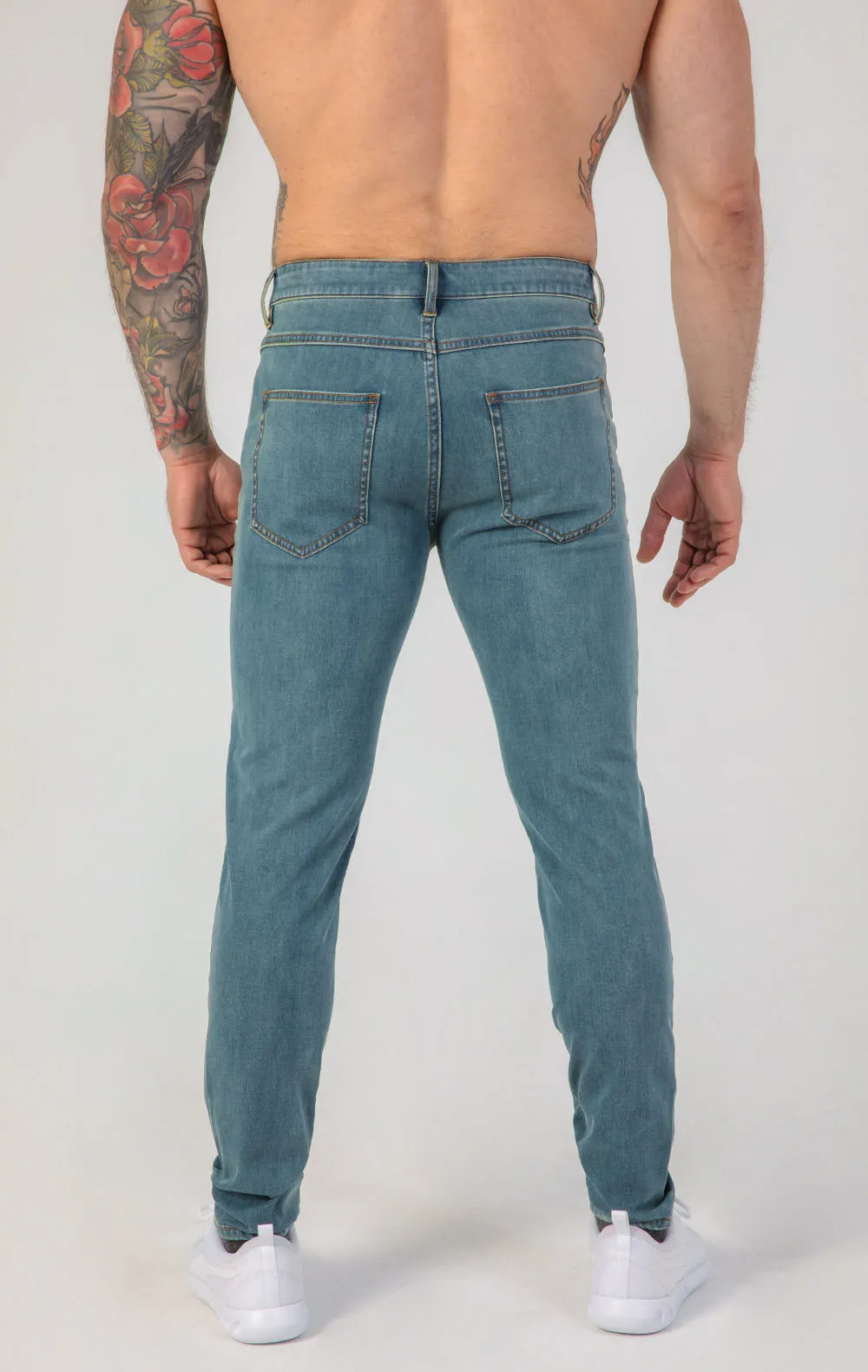 Contour Fit Jeans : Light Blue