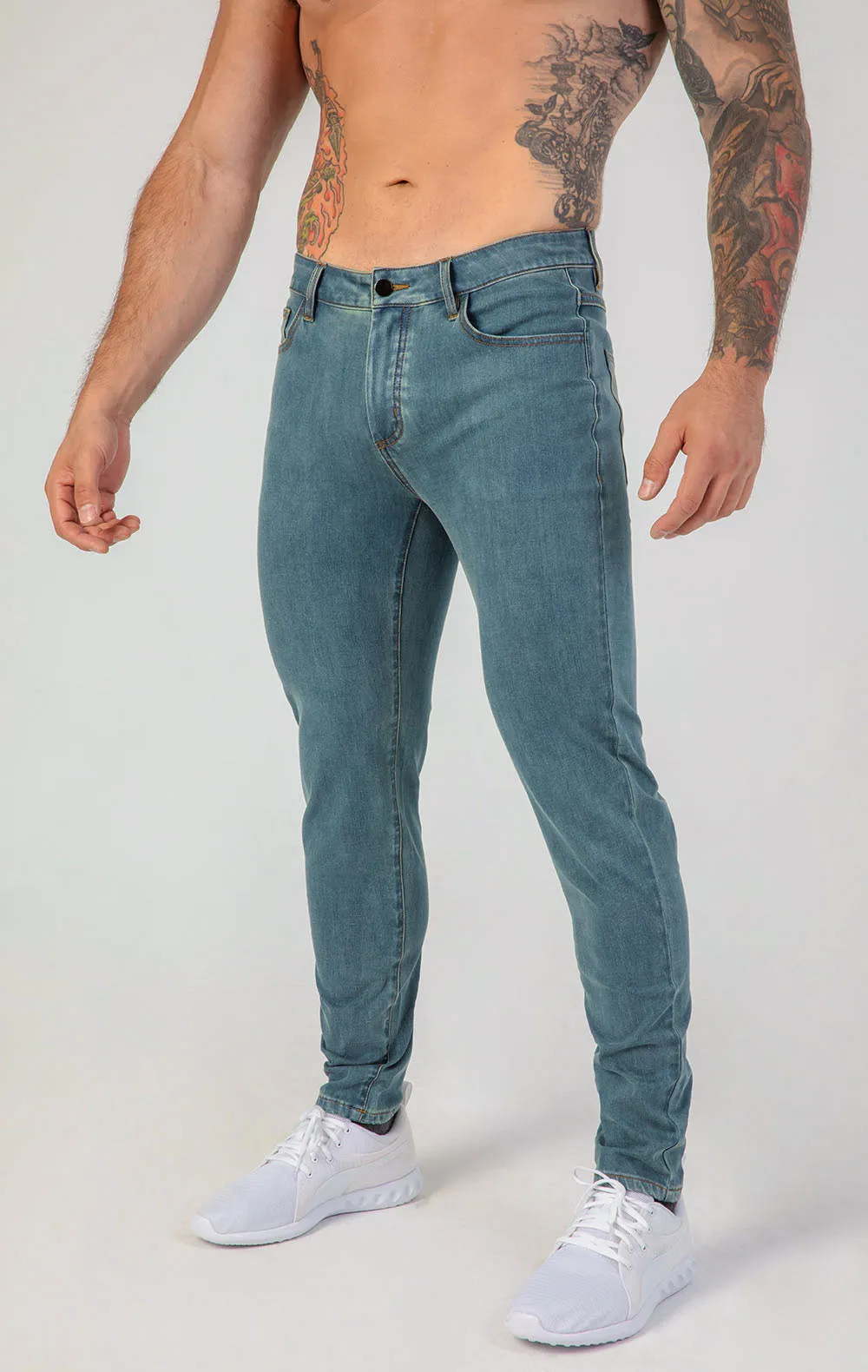 Contour Fit Jeans : Light Blue