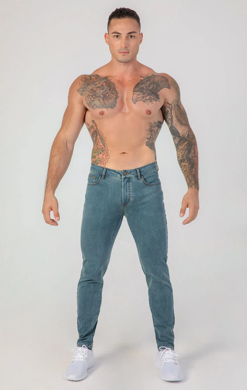 Contour Fit Jeans : Light Blue