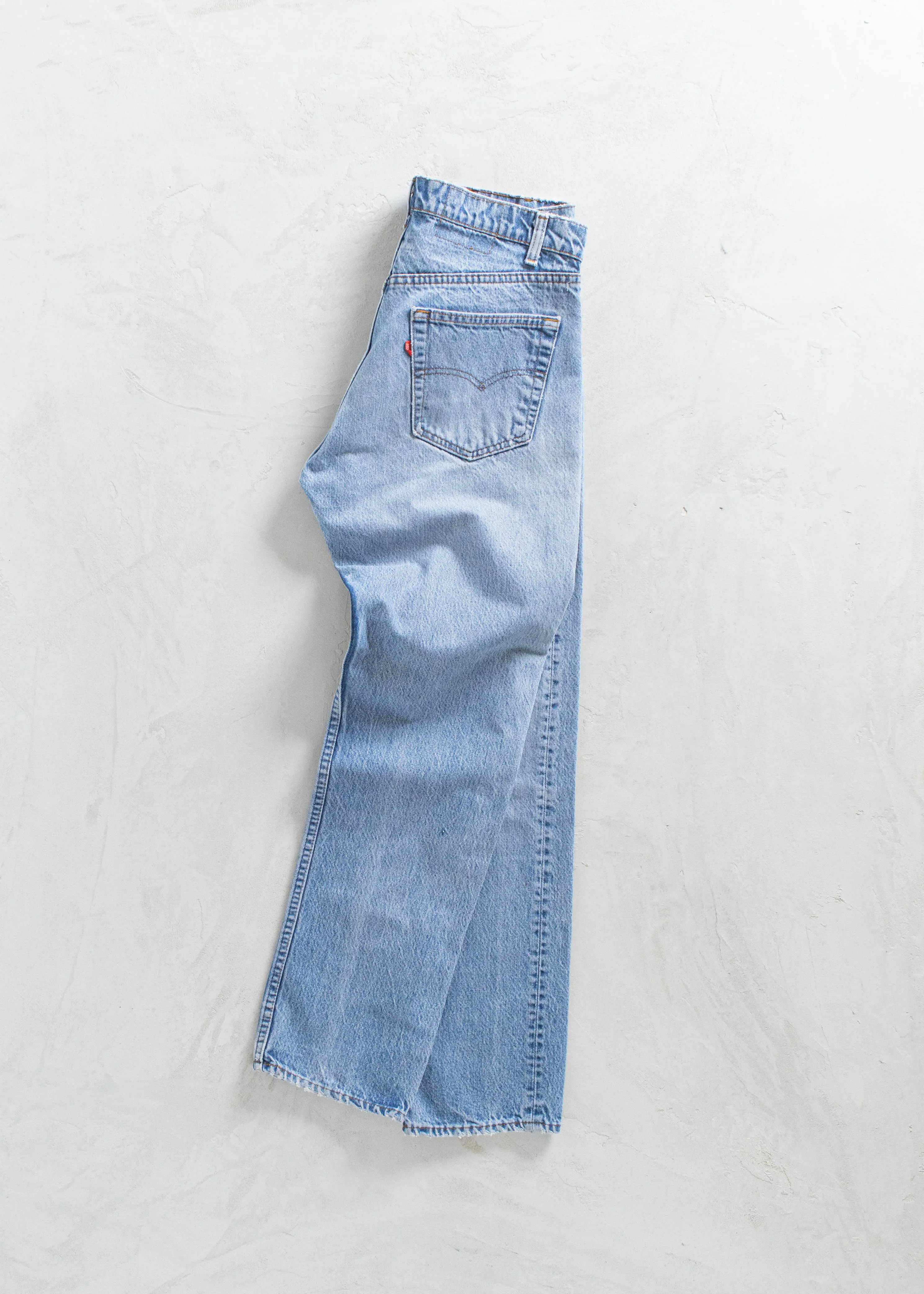 Vintage Levi's Lightwash Jeans Size Women's 30 / Men's 32